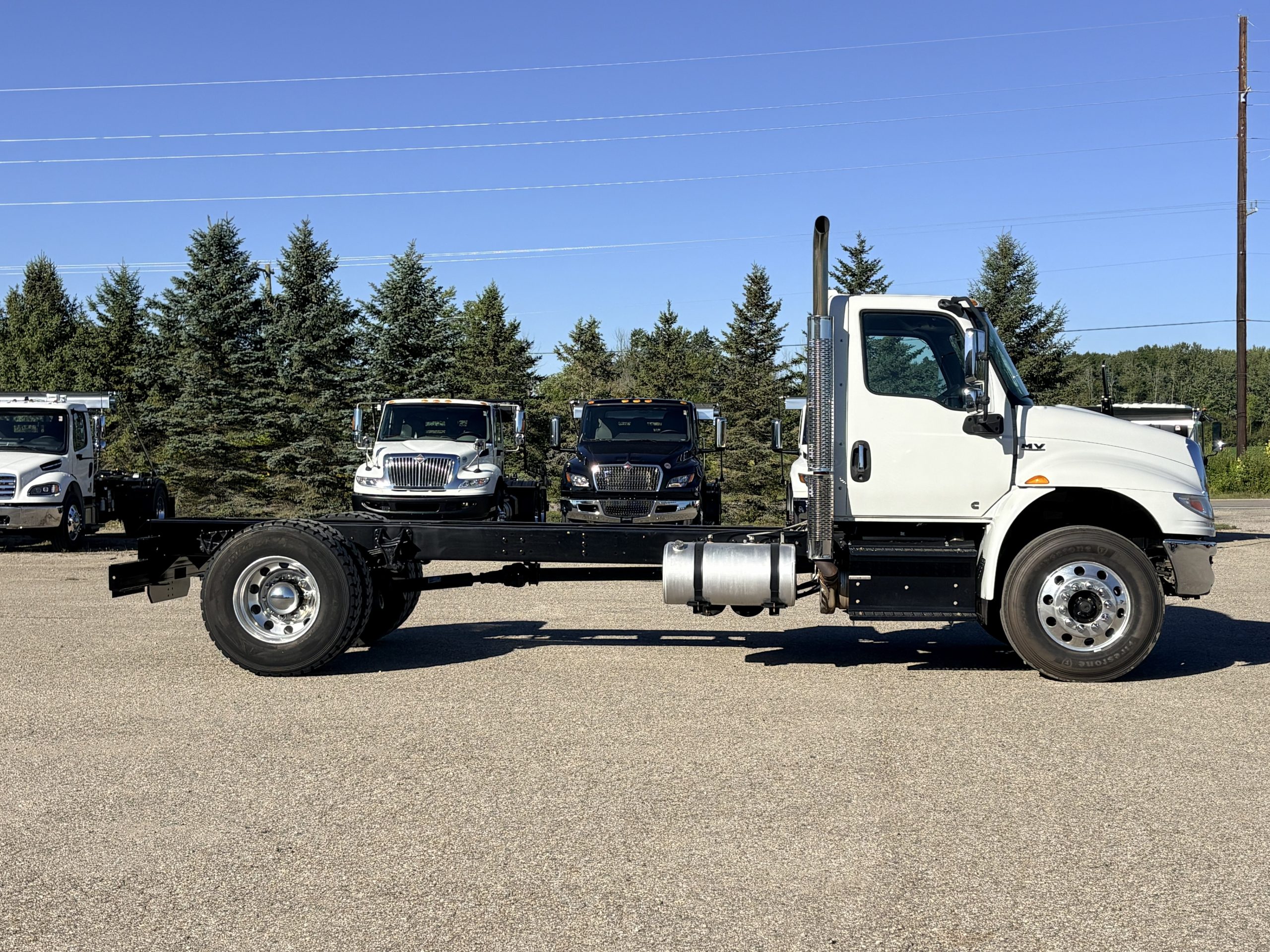 Used 2019 International MV Hooklift Truck - image 5 of 6