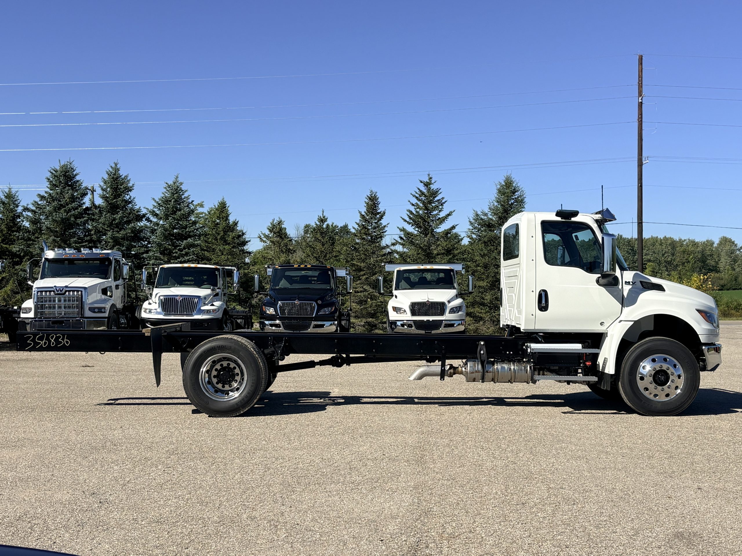 NEW 2027 International MV Hooklift Truck - image 4 of 6