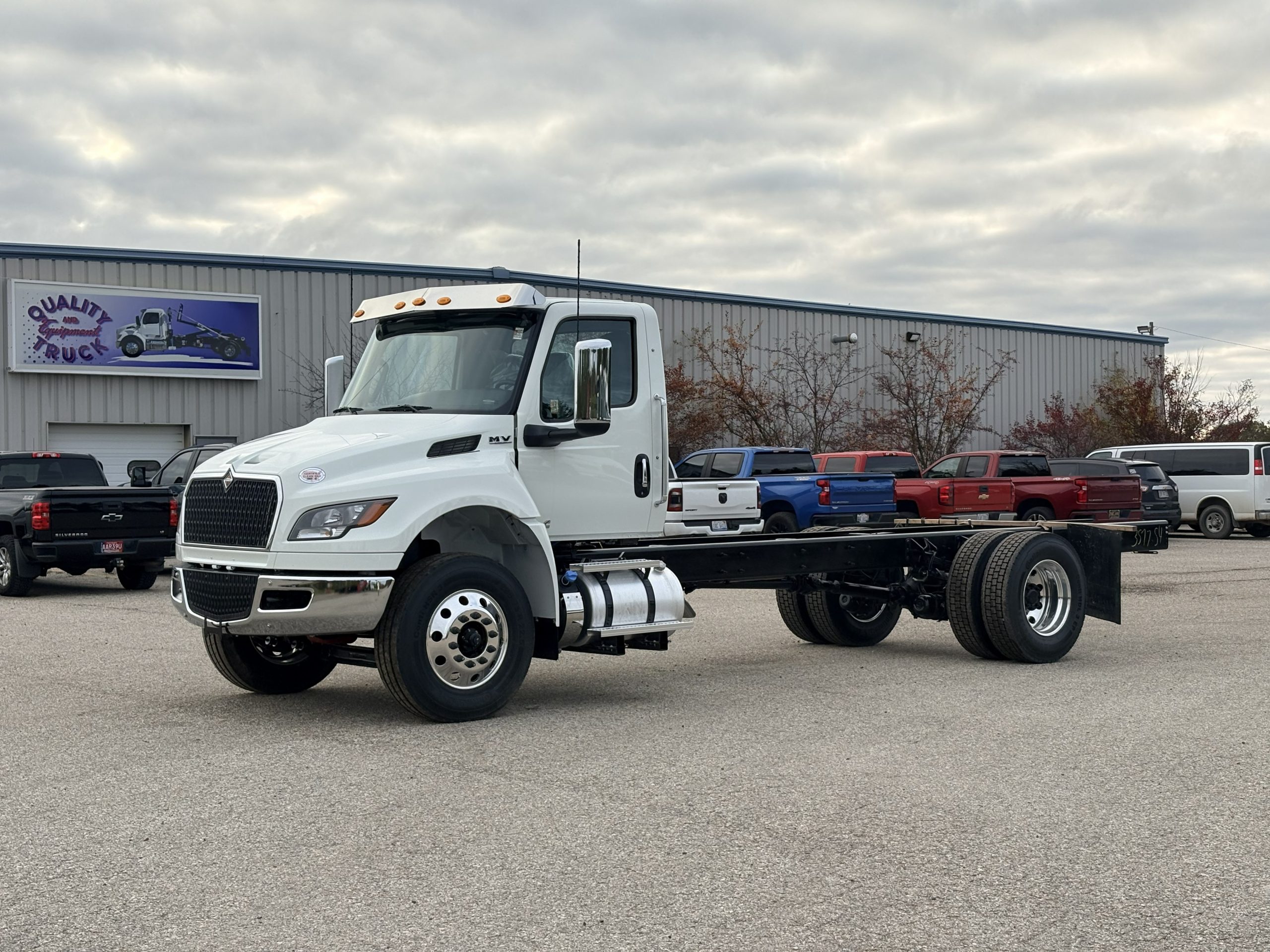 New 2027 International Mv Hooklift Truck NEW 2027 International MV Hooklift Truck - image 2 of 6