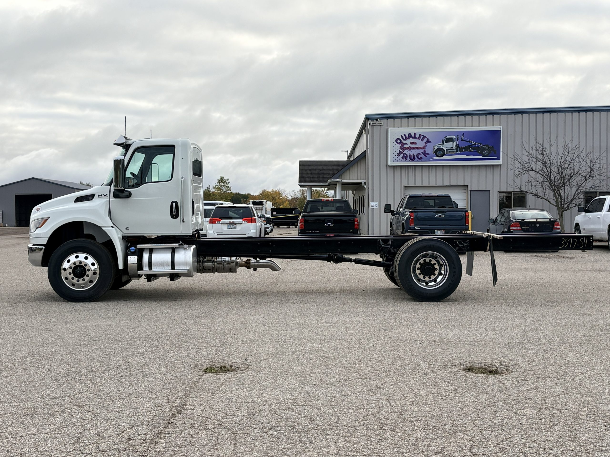 New 2027 International Mv Hooklift Truck NEW 2027 International MV Hooklift Truck - image 3 of 6
