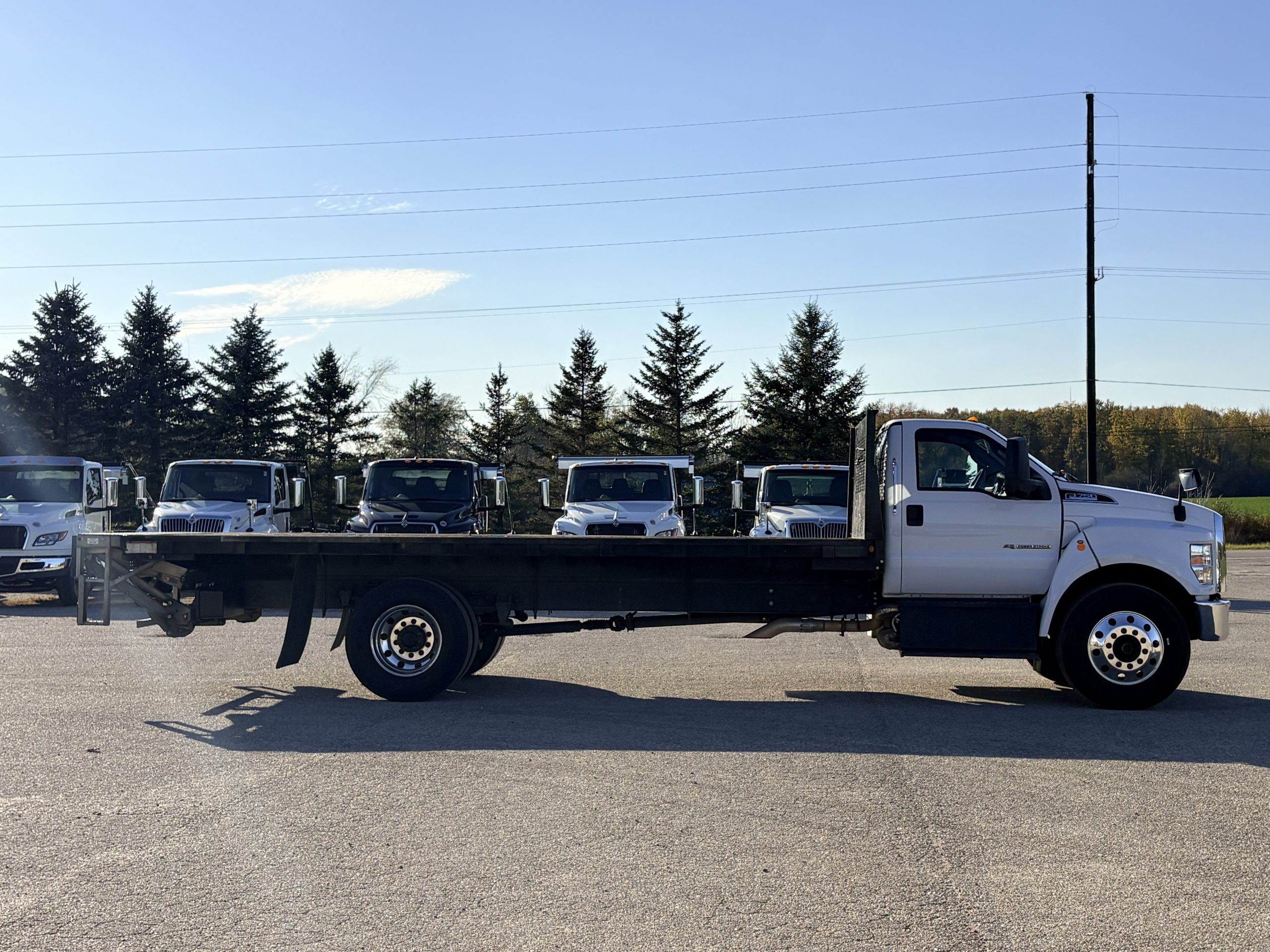 2022 Ford F-750 — photo 4